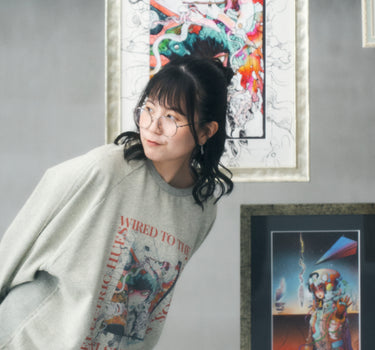 JUMP OUT GIRL スウェット