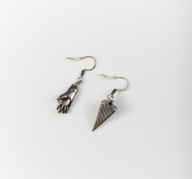 ハンド&モノリス イヤリング(ピアス)